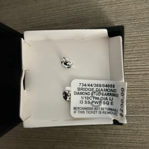 💎✨Diamond Star Stud Earrings (1/10 ct. t.w.) in Sterling Silver NWT - Picture 5 of 5